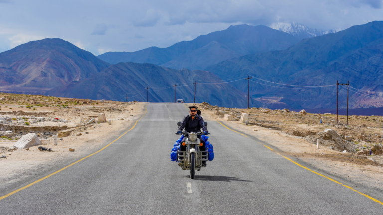 Motocyklowa wyprawa w Himalaje